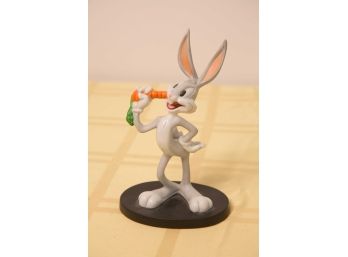 B-10 WB COLLECTORS GUILD -BUGS BUNNY CERAMIC FIGURINE- 1996- 6 INCHES TALL