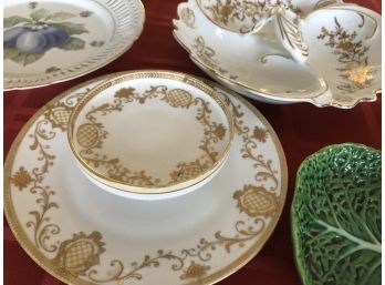 D-11- VINTAGE LOT OF ASSORTED PORCELAIN AND CERAMIC PLATES