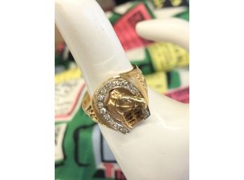 14 KARAT YELLOW GOLD AND DIAMOND HORSESHOE AND HORSE HEAD MENS RING. SIZE 8- .75'LONG-5 DWT