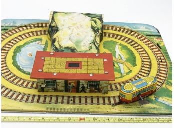 (158) VINTAGE AUTOMATIC TOY CO.-TIN WINDUP TRAIN W/SET TRACK AND TUNNEL-WORKS