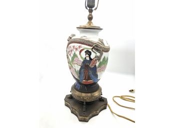 (91) ANTIQUE BRASS AND PORCELAIN ASIAN LAMP - RAISED DRAGON DECORATION - HAND PAINTED - APPROX 32'T