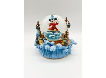 D-58- DISNEY MUSICAL SNOW GLOBE - MICKEY IN FANTASIA WITH MOPS 'THE SORCERERS APPRENTICE'- 7'