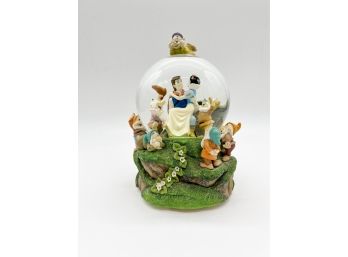 D-55- DISNEY MUSICAL SNOW GLOBE - Snow White & DWARVES -PLAYS 'SOMEDAY MY PRINCE WILL COME'- 8'