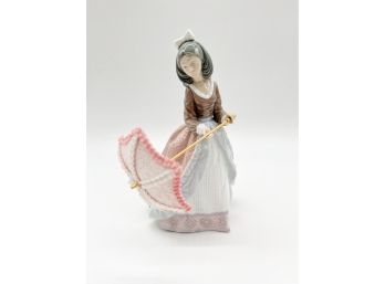 A-16- LLADRO FIGURINE - WOMAN WITH UMBRELLA - 8' HIGH - PERFECT