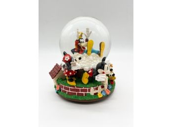 D-41- DISNEY MUSICAL SNOW GLOBE -MICKEY & FRIENDS BUBBLE BATH- PLAYS 'ZIP A DEE DO DA'- 7'