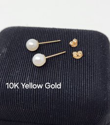 10K Yellow Gold Stud Pearl Earrings