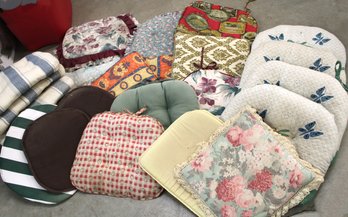 23 Seat Cushions From Auction Gallery Seating  (105)