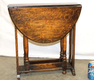 Antique Small Round Quartersawn Oak Gate Leg Table, 24x19x20'H Opened Up, Ca. 1900  (132)