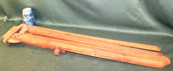 Antique 'american' Wood Hanging Towel Rack W/8 Arms, 34' Long   (133)