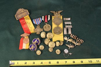 Vintage Military Buttons & 5 Medals  (139)