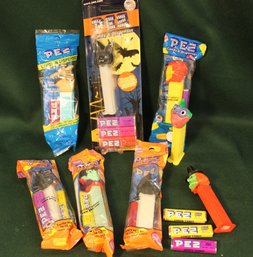 Vintage 8 Pez Dispensers & Candy - Halloween & More  (175)