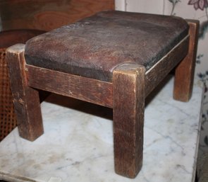 Antique Oak Arts & Crafts Footstool, Leather Top, Ca. 1900, 16x12x9'H  (219)