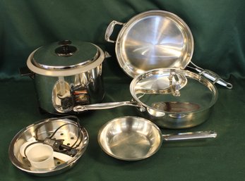 3 Cuisinart Pans - 2@ 12' W And 8' With One Lid & Farberware Nutri Steam Pot  (234)