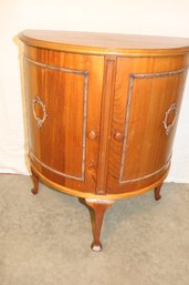 Mahogany 3 Legged Queen Ann, Bow Front, Double Door Cabinet W/ Applied Carving, 26'x 15'x 31' (312)
