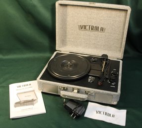 Vintage Portable Victrola Bluetooth Turntable, Model VWM-100SB, 14'x 10'x 5'H (working)  (313)