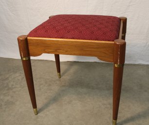 Upholstered Stool W/ Lift Seat, 19'x 16'x 18'  (320)