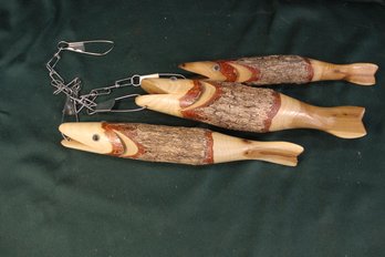 Vintage 3 Carved Wooden Decorative Fish On Stringer,  Air Cime.  Fish Are 11' Long  (355)