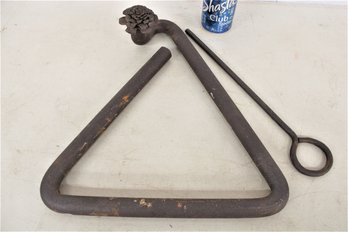 Solid Iron Triangle Dinner Bell W/ringer & Iron Flower End Cap, 14'x 15'H  (355)