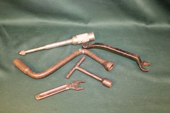5 Antique Tools - 4 Wrenches, Early 1900s - One Marked Ford 81A-17017 & Yankee  Drill  (366)