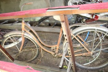 Vintage Schwinn Ladies Bicycle, Approx 26'  (375)