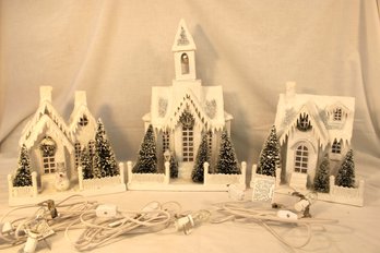 3 Snow Covered Light-up Village  Buildings Complete With Lights  (44)