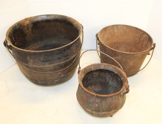 Antique 3 Cast Iron Pots - 2 Wood Stove Pots & 3 Legged Caldron  (58)