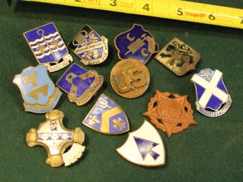 12 Antique & Vintage Pins & Pin Back Buttons  (71)