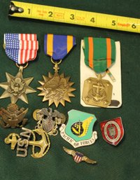 Vintage Military Pins & Medals  (72)