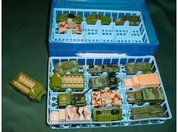 17 Matchbox & Hot Wheels Military Vehicles In Case    (42)