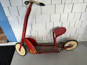 Vintage Scooter With Foldable Seat