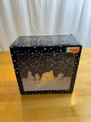 Jade Porcelain - Polar Snow House Collection Of 7 Piece Christmas Decor