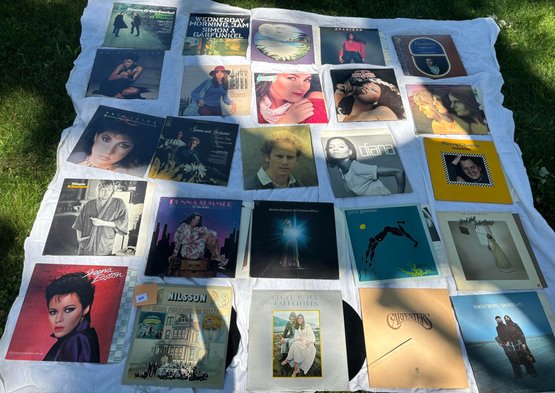 Lot Of 25 Vintage Vinyl Records - Donna Summer, Diana, Nota Baler, Carpenters,simon & Garfunkel & MORE!