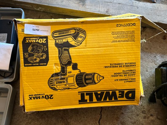 Dewalt 20v Compact Drill Driver Kit W Extra Battery Charger & Bag!