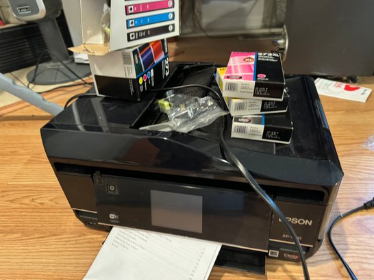 Epson XP-800 Printer Model C492B With Ink!