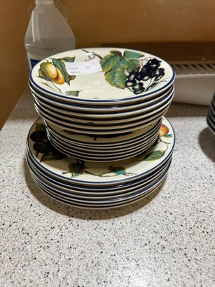 Macintosh Plate And Bowl Set