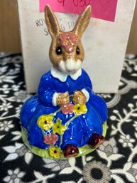 Royal Doulton Daisie Bunnykins Spring Time DB7 Figurine