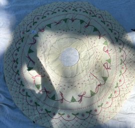 Fantastic Vintage Hand Sewn And Embroidered Christmas Tree Skirt