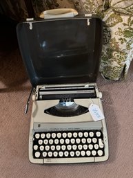 Smith Corona Zephyr Deluxe Typewriter