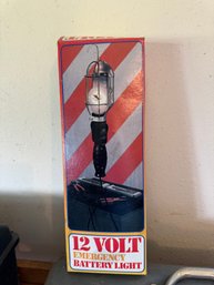 12 Volt Emergency Battery Light - Works Off Of Car Truck Or Boat Battery - NIB