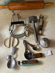 Kitchen Utensil Lot