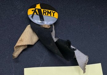 US Army Military Pin And Ribbon