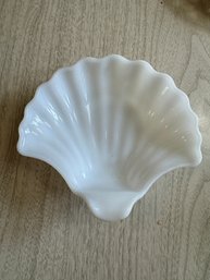 Vintage Milk Glass Scallop Shell Soap Dish