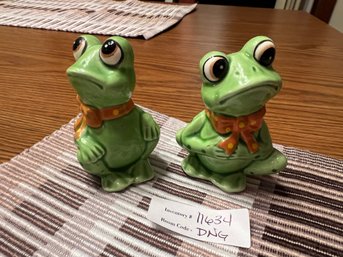 Adorable Pair Of Vintage Lefton China Frogs