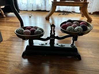 Decorative Vintage Scale