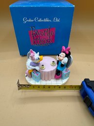 Disney Minnie & Daisy 'Girl Talk' Favorite Friends Figurine