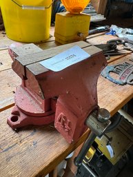 4-1/2 Ton Sears  Red Vise