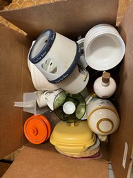 Miscellaneous Kitchen Decor & Cookware - Tupperware & More!