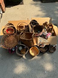 Basket And Decor Lot