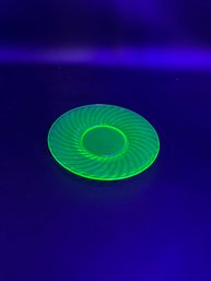 Vintage Green Uranium / Vaseline Glass Anchor Hocking Spiral Plate