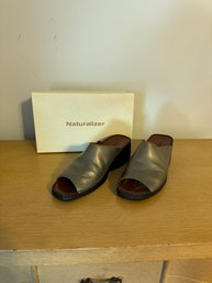 (New) Naturalizer Grey Size 11 Sandals